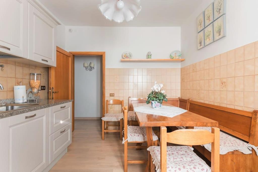 Is Magic Apartment *
